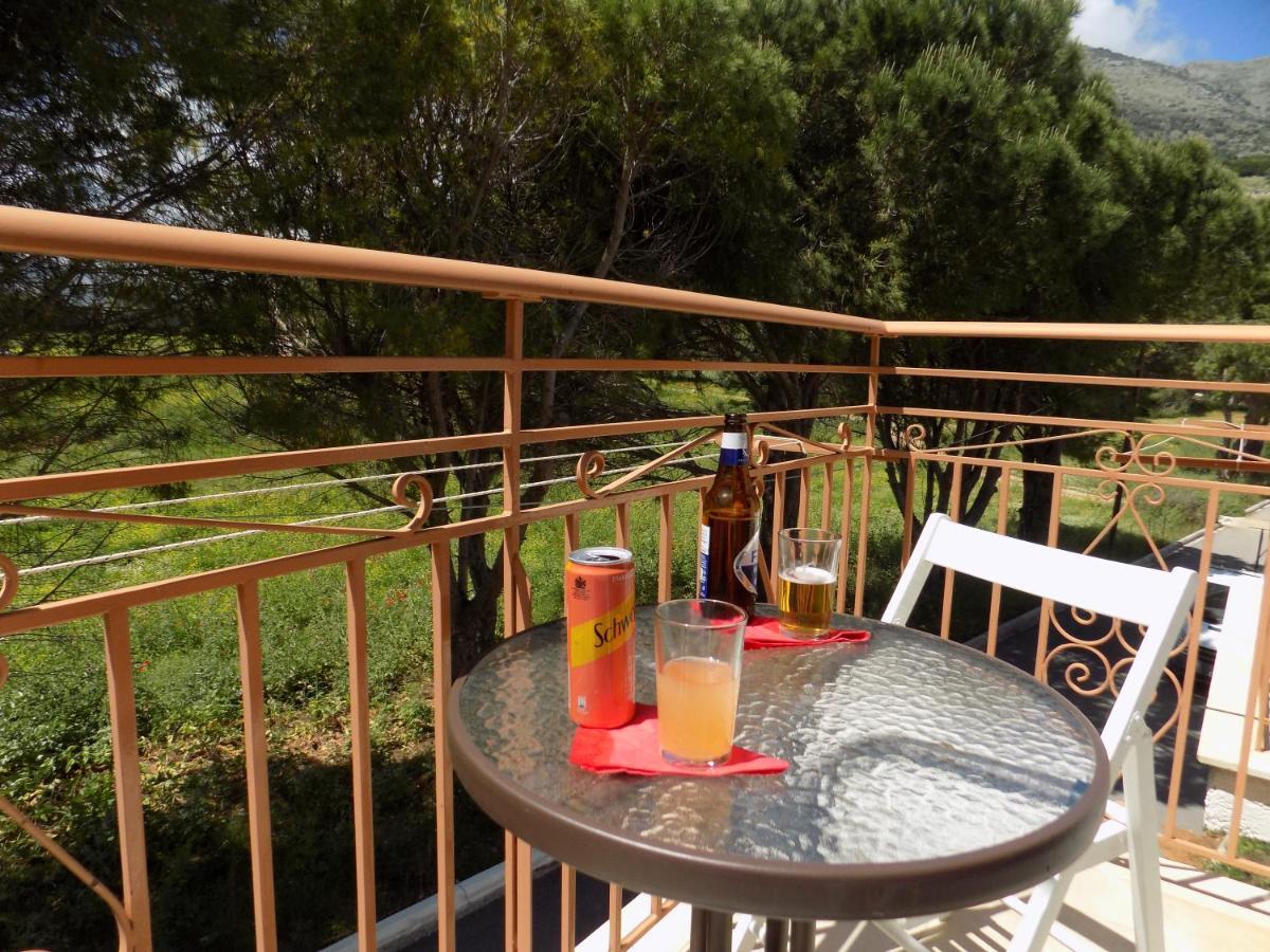 Afrodite Spacious Apartments! Agia Efimia Екстер'єр фото