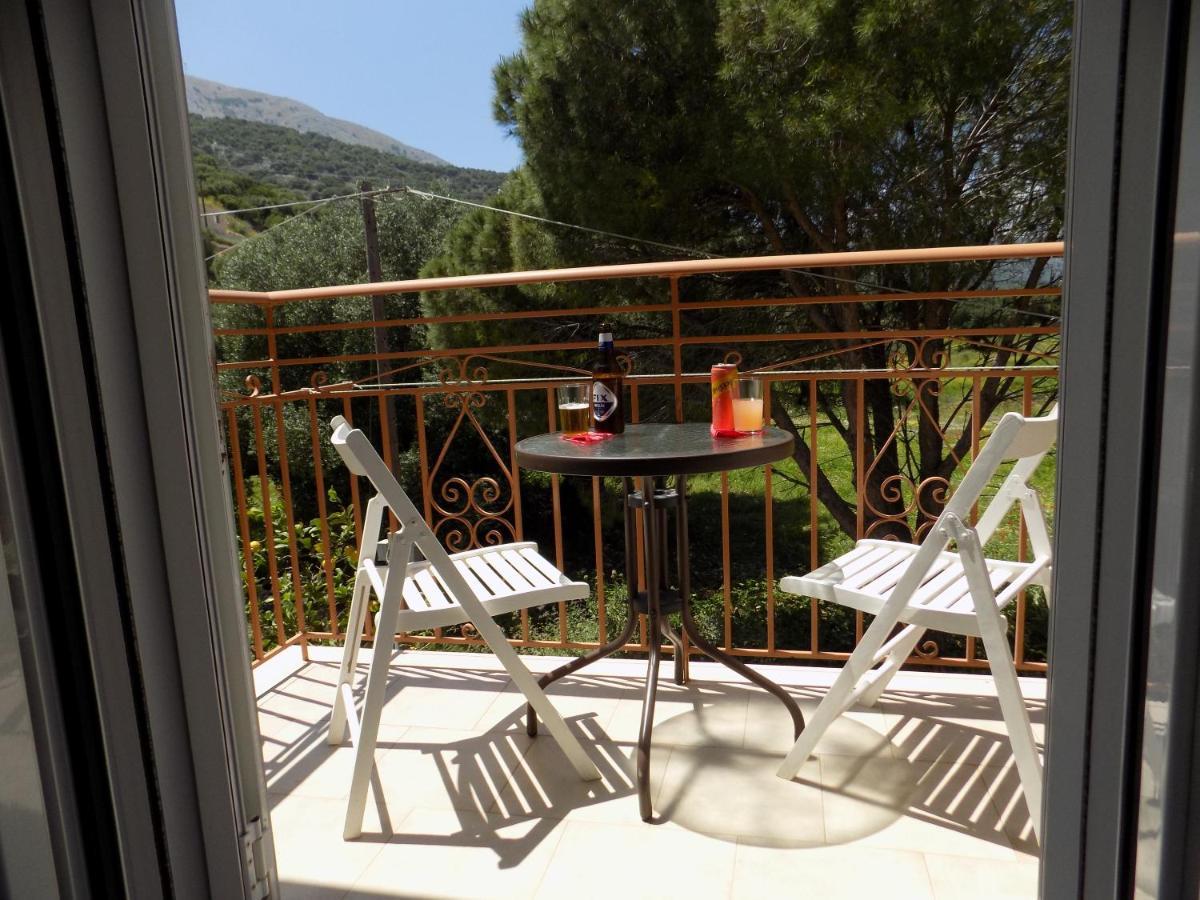 Afrodite Spacious Apartments! Agia Efimia Екстер'єр фото