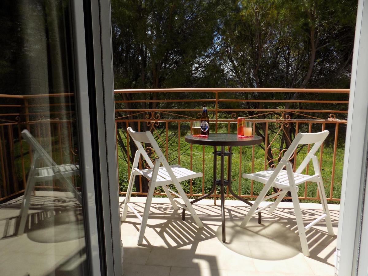 Afrodite Spacious Apartments! Agia Efimia Екстер'єр фото