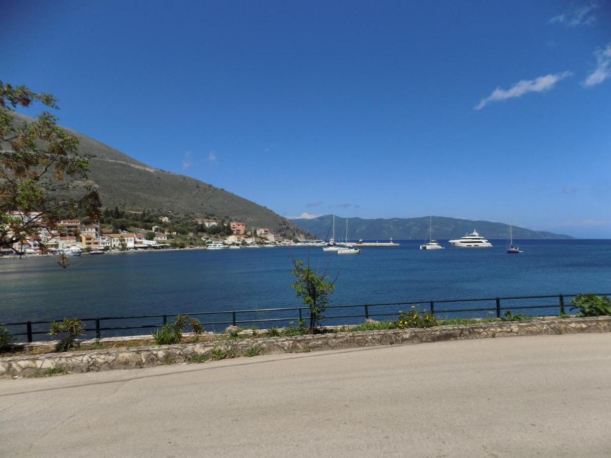 Afrodite Spacious Apartments! Agia Efimia Екстер'єр фото