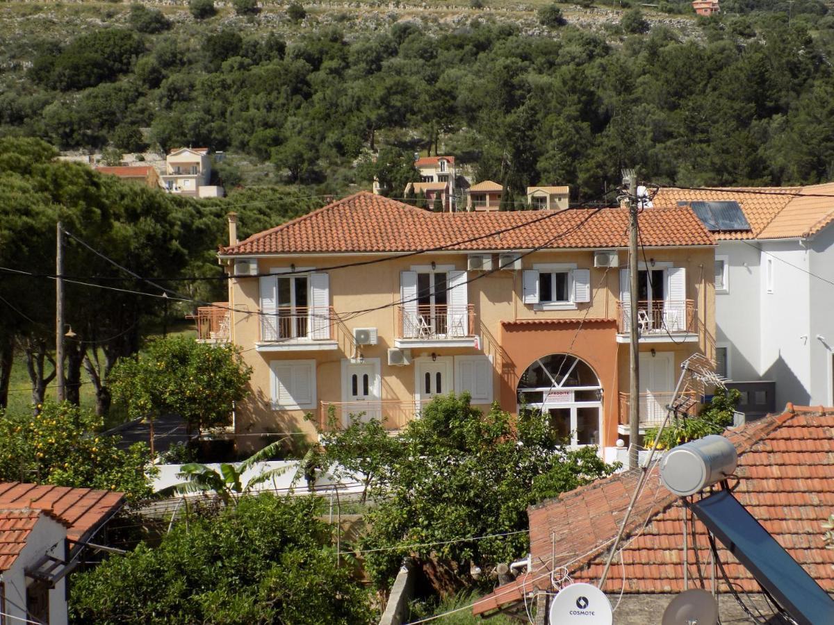 Afrodite Spacious Apartments! Agia Efimia Екстер'єр фото