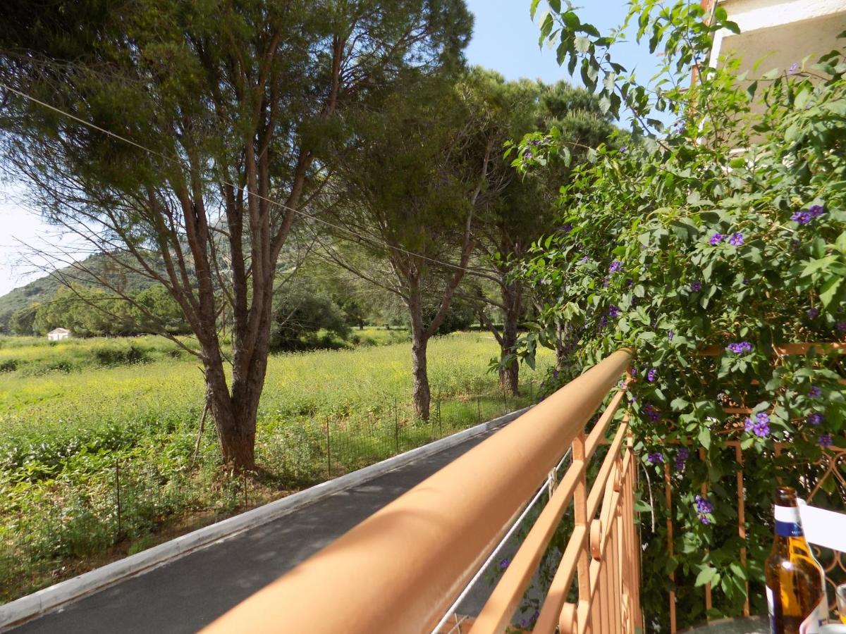 Afrodite Spacious Apartments! Agia Efimia Екстер'єр фото