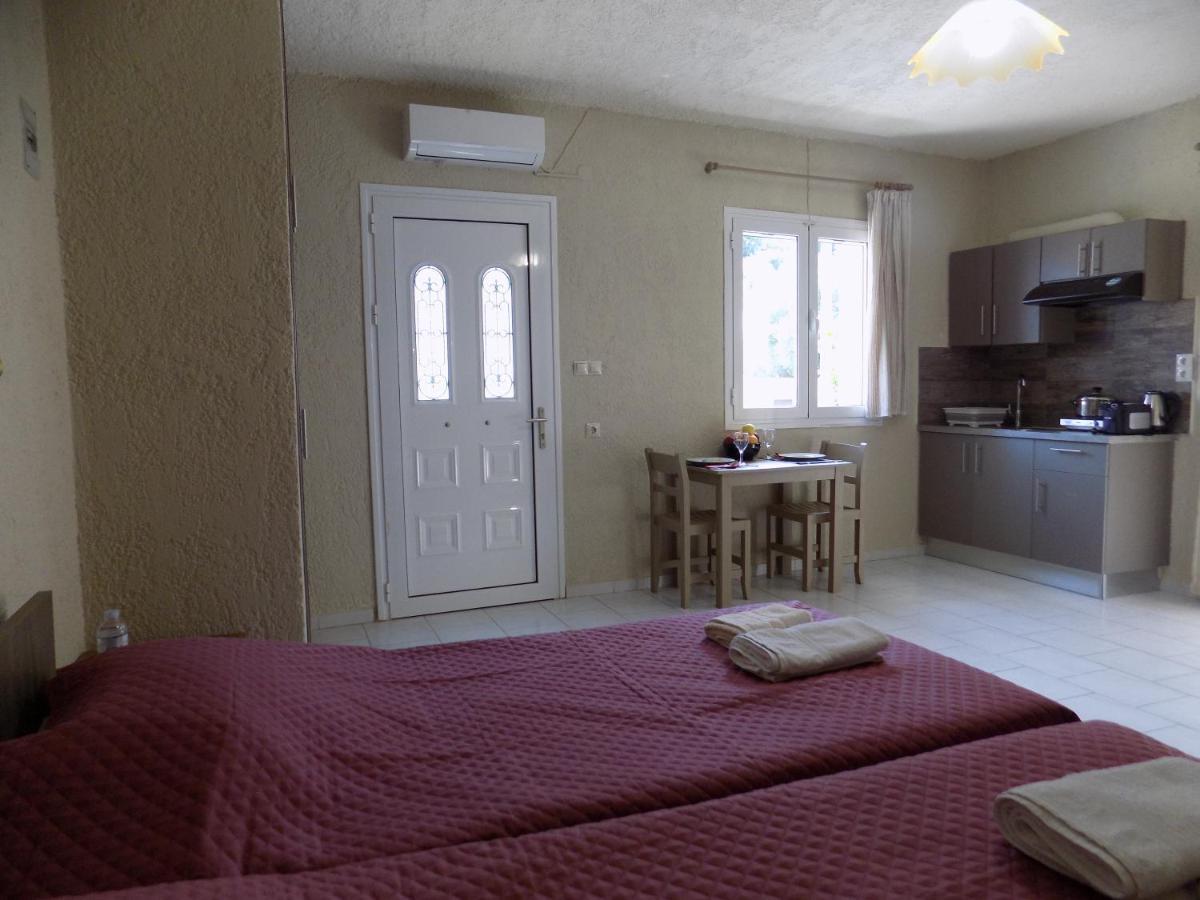 Afrodite Spacious Apartments! Agia Efimia Екстер'єр фото