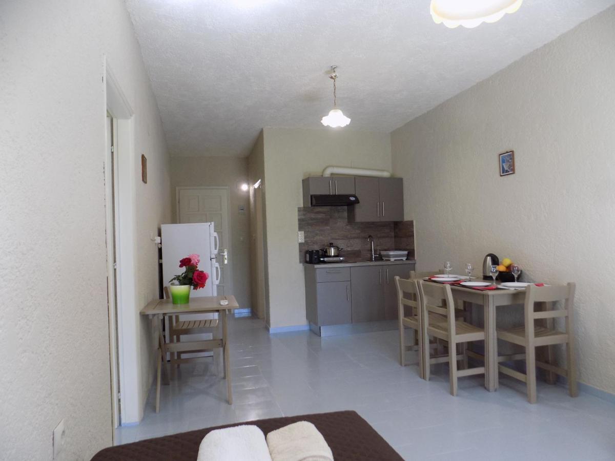 Afrodite Spacious Apartments! Agia Efimia Екстер'єр фото